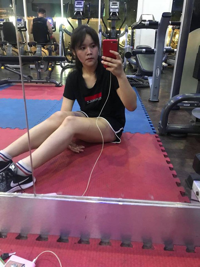 Từng bị gọi là voi nước vì nặng tới 100kg, cô gái chỉ giảm cân mà lột xác ngỡ ngàng như phẫu thuật thẩm mỹ