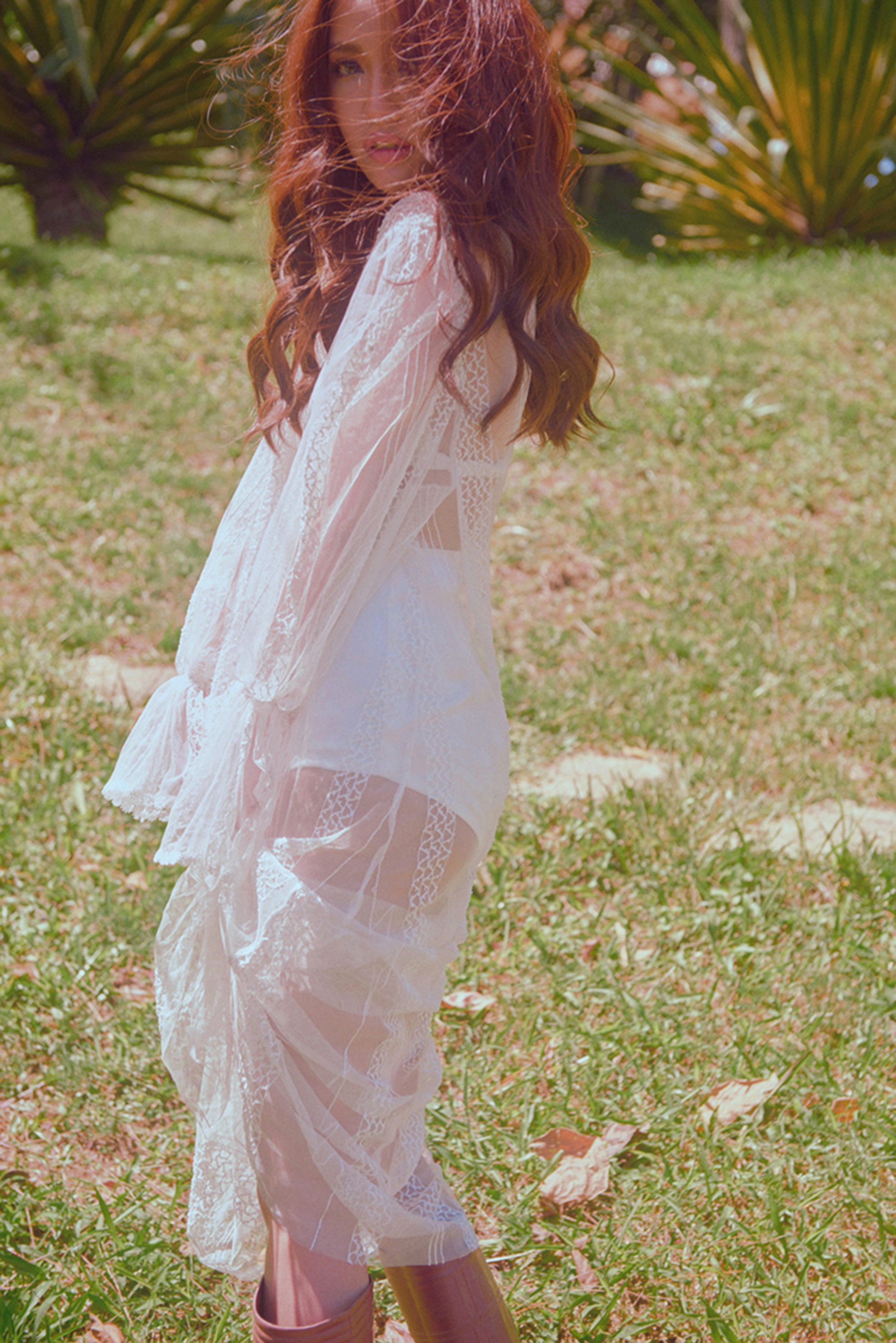 Bà đồng Bích Phương lột xác thành Nữ hoàng thị phi trong MV mới