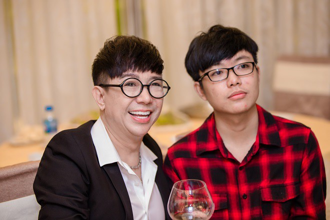 Cận cảnh tiệc sinh nhật hoành tráng của ca sĩ Long Nhật