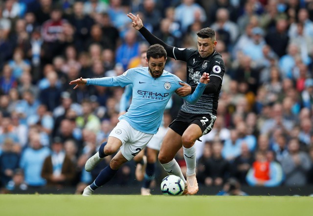 Đại thắng 5 sao, Man City xây chắc ngôi đầu