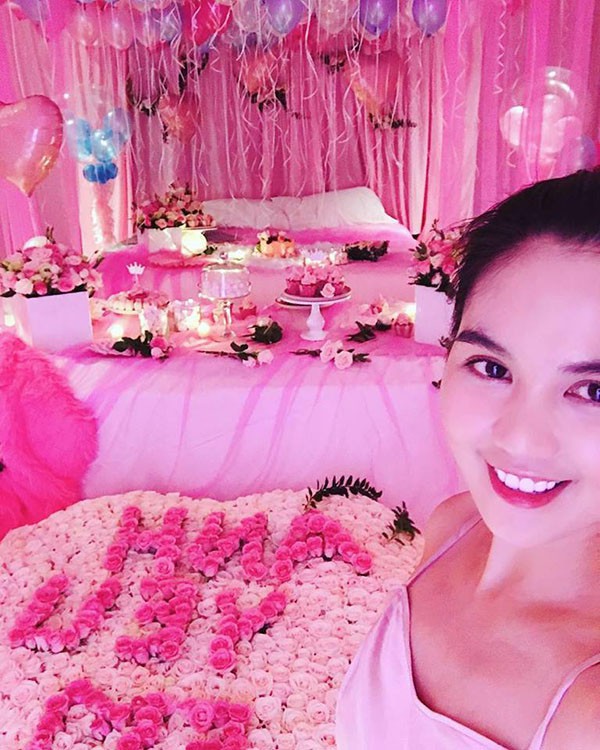 Lộ tin nhắn của người yêu gửi Ngọc Trinh: Xưng hô vợ chồng, cung phụng như bà hoàng