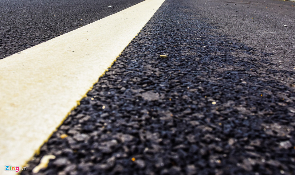 Sau ổ gà, cao tốc 34.500 tỷ Đà Nẵng - Quảng Ngãi bị thấm nước mưa