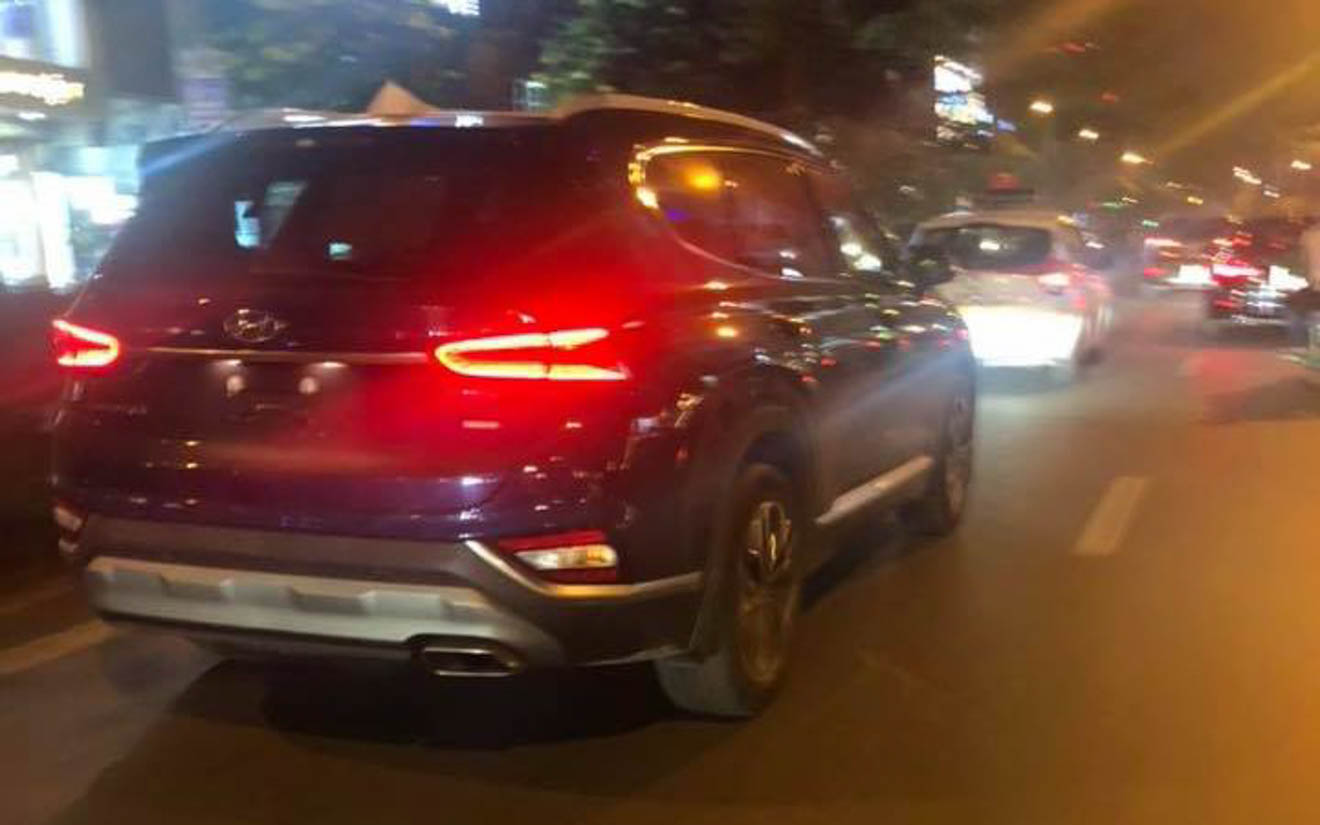 Hyundai SantaFe 2019 bất ngờ xuất hiện trên đường phố Hà Nội
