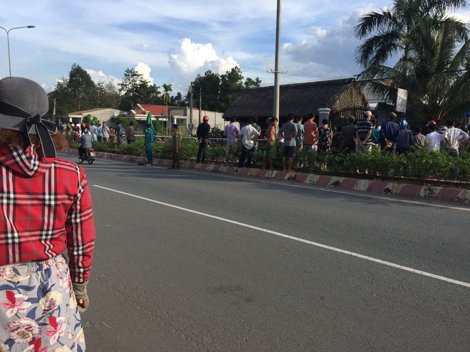 Vụ chủ quán cà phê bị sát hại: Nạn nhân ôm cổ đầy máu chạy ra đường kêu cứu