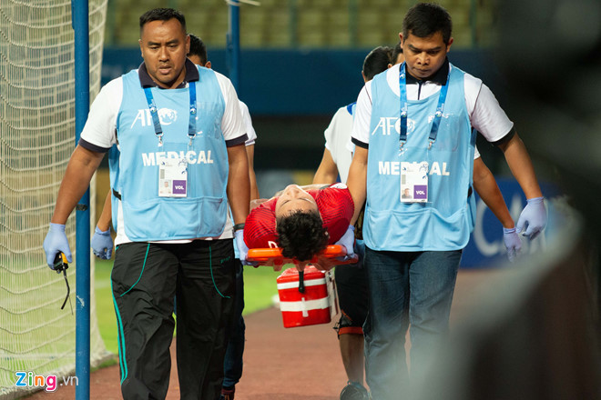 Đội trưởng U19 Việt Nam nhập viện sau trận thua Jordan