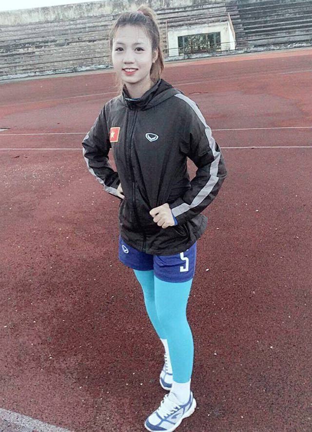 Nữ cầu thủ có gương mặt baby, được tìm kiếm trên khắp diễn đàn của U19 Việt Nam