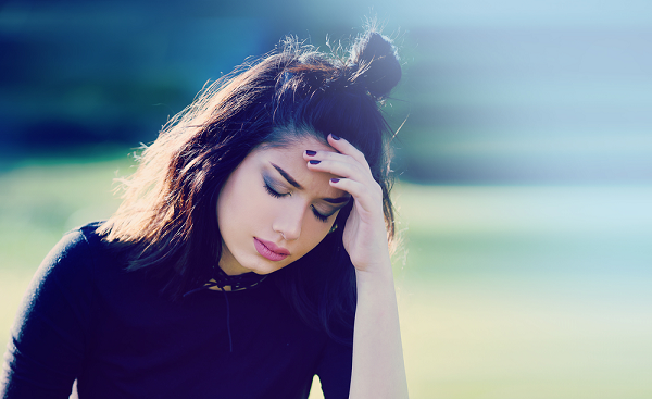 Chỉ vì tặng nhầm quà cho mẹ chồng tương lai mà vừa mở quà ra, bà đã thẳng tay đuổi em ra khỏi nhà