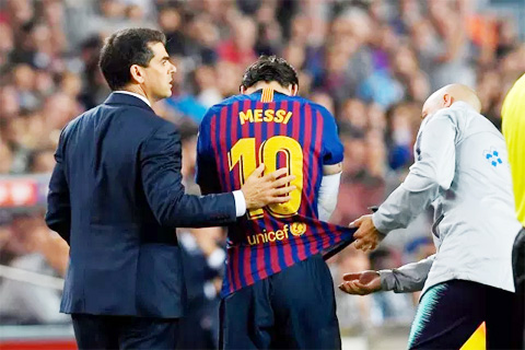 Barcelona 4-2 Sevilla: Messi tỏa sáng và... chấn thương