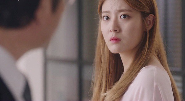 Nghĩ con dâu không biết đẻ, mẹ chồng dẫn gái lạ về dằn mặt con dâu nhưng ai ngờ loạt bí mật vỡ ra