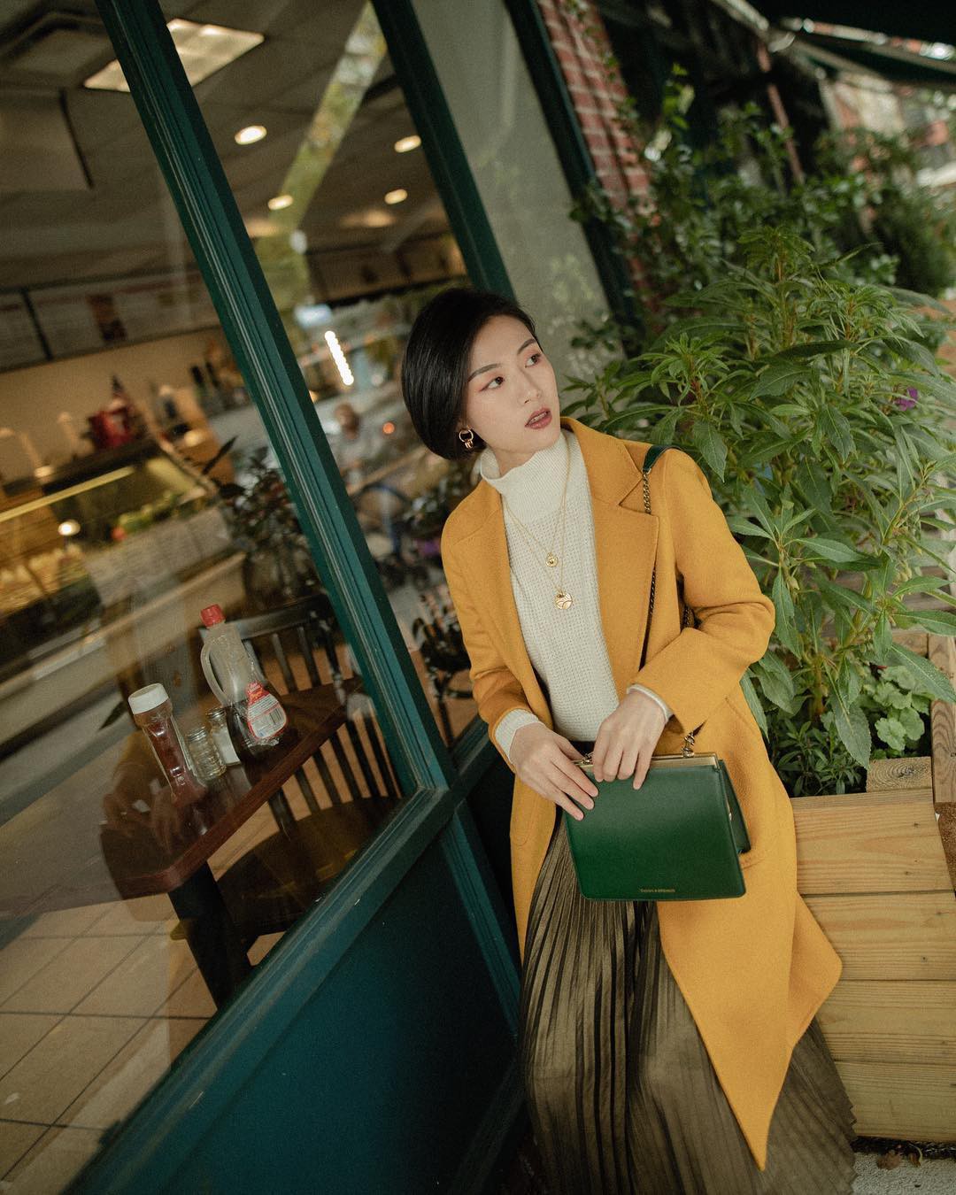 4 món thời trang các nàng nên đầu tư mỗi khi rủng rỉnh tiền để tự cộng cho mình vài điểm thanh lịch, sang trọng