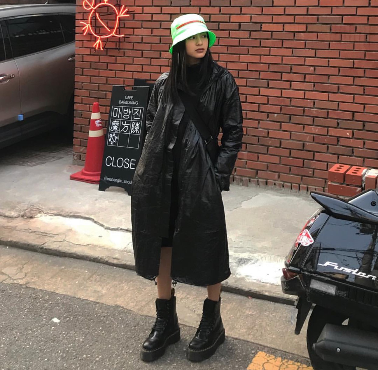 Chả hẹn mà gặp, cảm giác như 1 nửa giới trẻ Việt đều đang ở Hàn Quốc hết rồi!