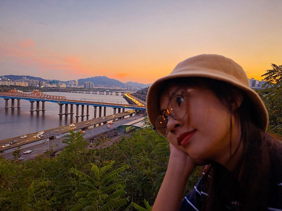 Chả hẹn mà gặp, cảm giác như 1 nửa giới trẻ Việt đều đang ở Hàn Quốc hết rồi!