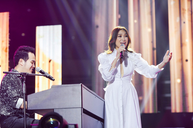 Mỹ Tâm trình diễn loạt bản hit trong liveshow đầu tiên tại Hàn Quốc