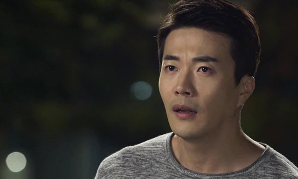 Chồng tìm mọi cách để quay về với tình cũ, ai ngờ vợ vừa ký xong đơn ly hôn thì nhân tình giở mặt