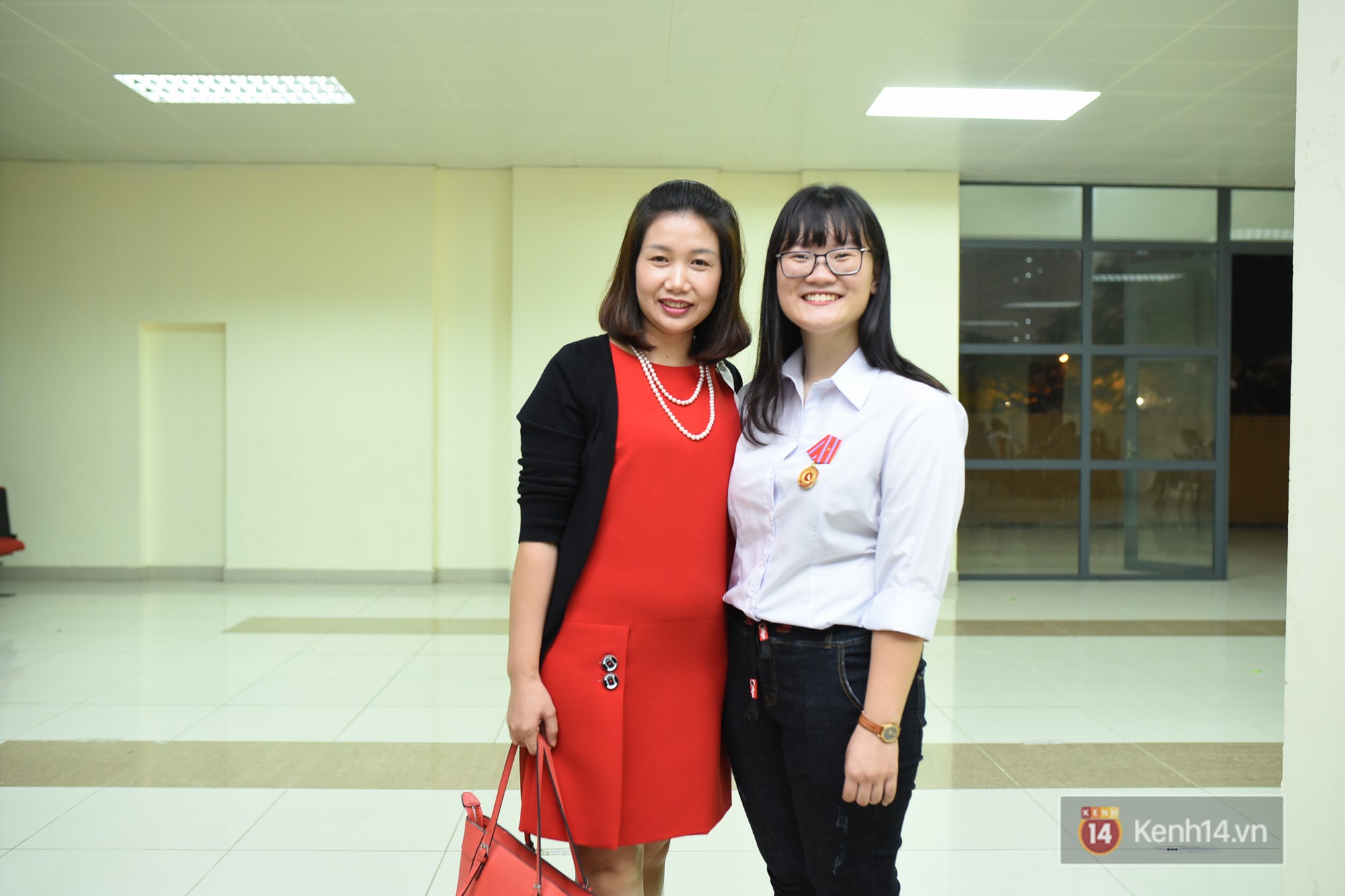 Nữ sinh 2000 giành HCV Olympic Sinh học Quốc tế, đạt kỷ lục thí sinh có điểm thi cao nhất thế giới: Ba lô đến trường nặng 8kg toàn là sách vở