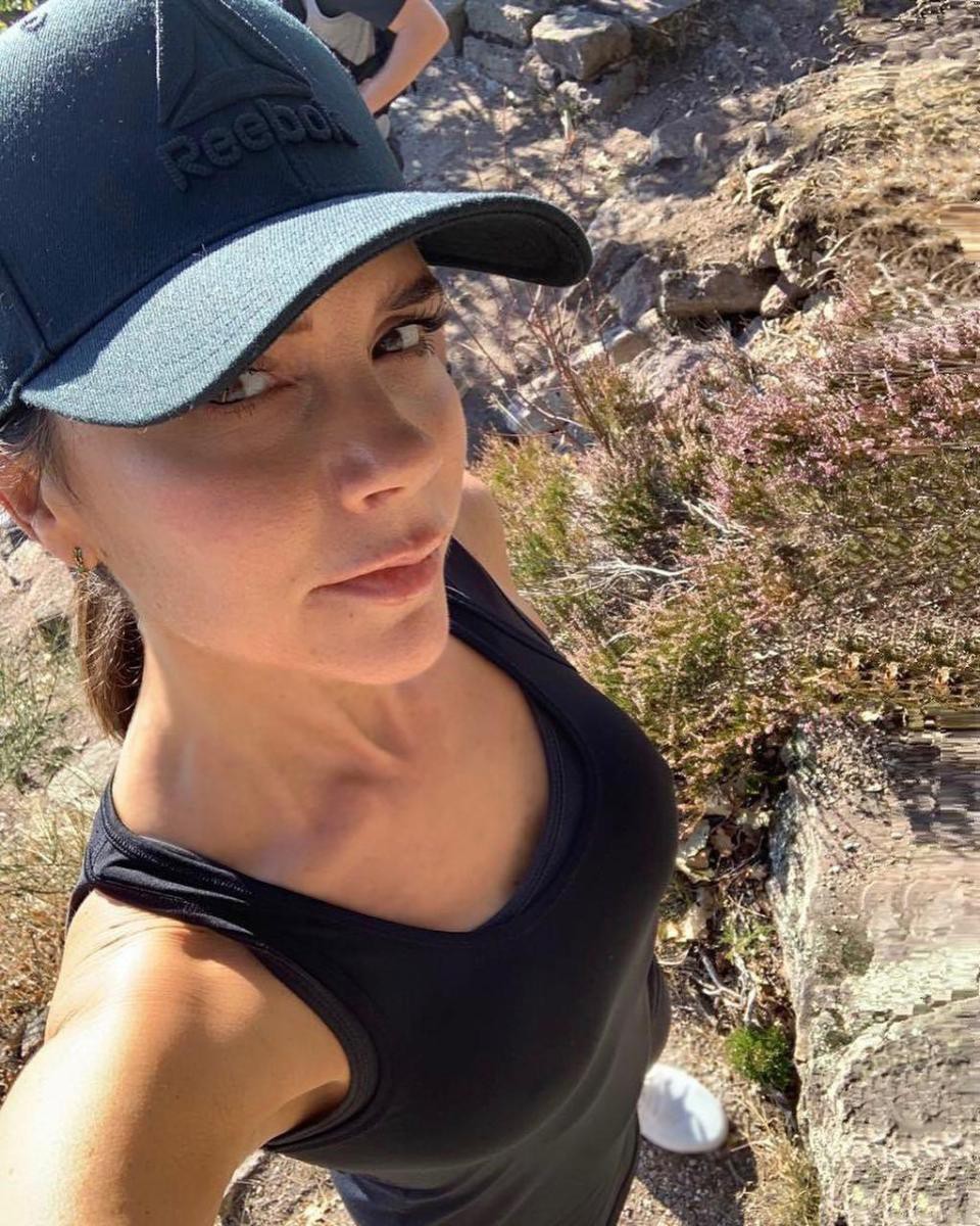 Victoria khóc suốt 2 ngày và trị liệu tâm lý sau khi David Beckham tiết lộ rắc rối trong hôn nhân