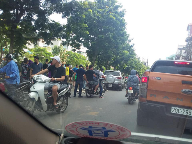 Vụ tai nạn liên hoàn ở Hà Nội khiến mạng xã hội sôi sục cuối giờ chiều chủ nhật