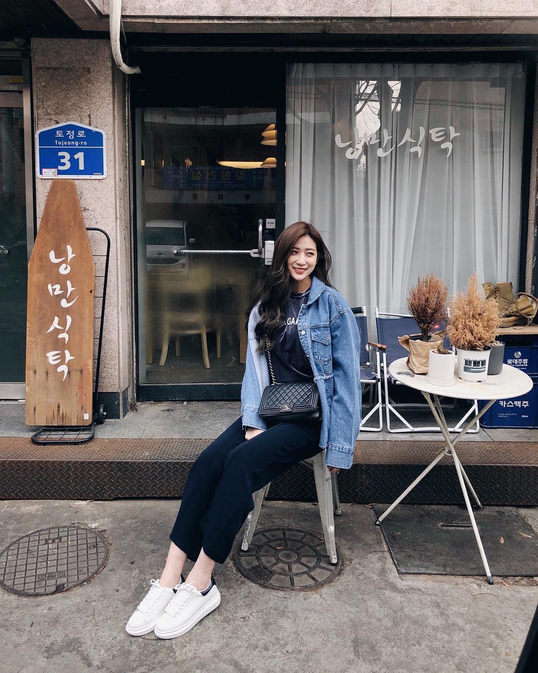 Vào những ngày mưa ảm đạm, muốn diện đồ vừa đẹp xinh vừa thoải mái thì các nàng hãy nhớ thật kỹ 4 tips sau Vào những ngày mưa ảm đạm, muốn diện đồ vừa đẹp xinh vừa thoải mái thì các nàng hãy nhớ thật kỹ 4 tips sau