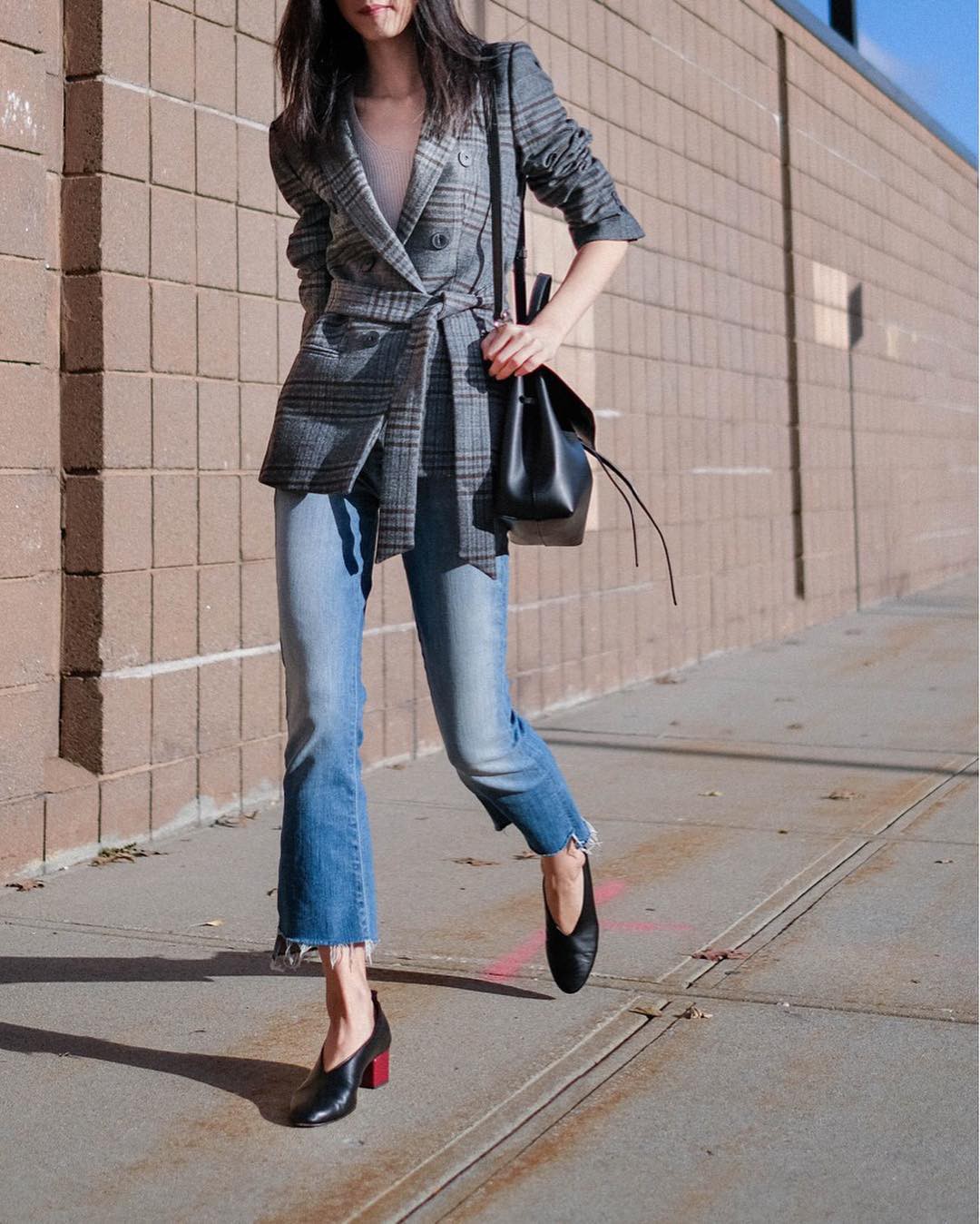 Vào những ngày mưa ảm đạm, muốn diện đồ vừa đẹp xinh vừa thoải mái thì các nàng hãy nhớ thật kỹ 4 tips sau Vào những ngày mưa ảm đạm, muốn diện đồ vừa đẹp xinh vừa thoải mái thì các nàng hãy nhớ thật kỹ 4 tips sau