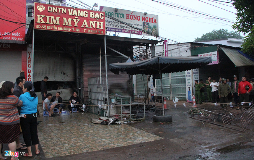 Hiện trường vụ cháy shop hoa khiến 2 cô gái tử vong