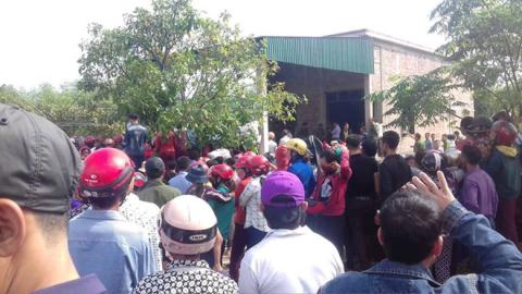 Bốn người trong gia đình treo cổ tự tử: Những lời trái ngược...