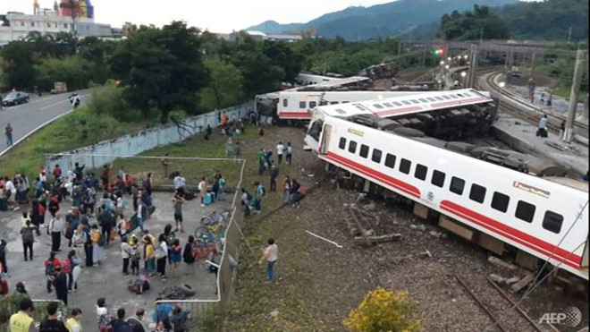 Trải nghiệm kinh hoàng của hành khách vụ lật tàu ở Đài Loan