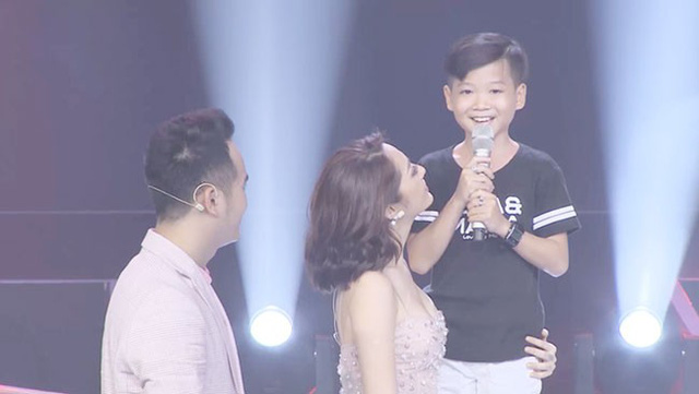Giọng hát Việt nhí: Sự cố khán giả nhí 11 tuổi được chọn là chiêu trò dàn dựng của chương trình?
