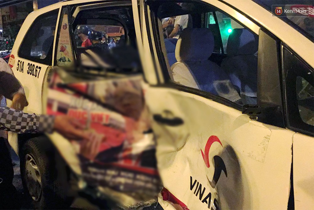 Video - Ảnh: Hiện trường vụ nữ tài xế điều khiển xe BMW gây tai nạn kinh hoàng ở ngã tư Hàng Xanh