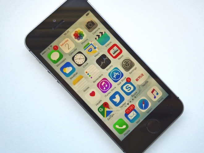 Bạn có nên chi tiền nâng cấp từ iPhone SE lên iPhone XR?