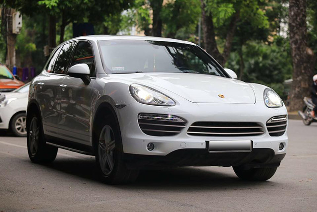 Porsche Cayenne 2014 giá ngang Mercedes-Benz E300 AMG đập hộp