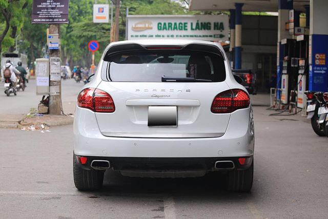 Porsche Cayenne 2014 giá ngang Mercedes-Benz E300 AMG đập hộp