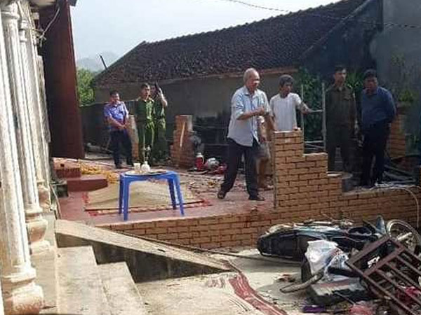 Hòa Bình: Con trai chém mẹ tử vong rồi phi tang xuống giếng