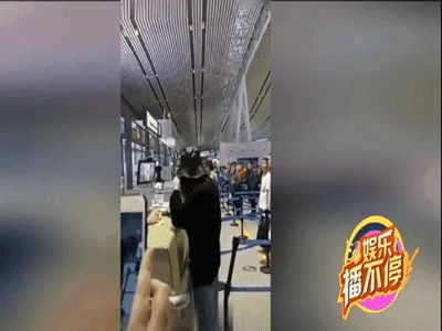 Lộ clip Địch Lệ Nhiệt Ba khóc lóc, suy sụp vì không chịu được đả kích khi thắng giải Thị Hậu Kim Ưng?