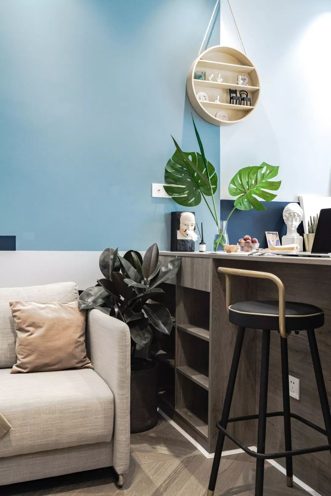 Ai cũng ngả mũ bái phục trước tài sắp xếp của chủ nhân căn hộ 35m² này