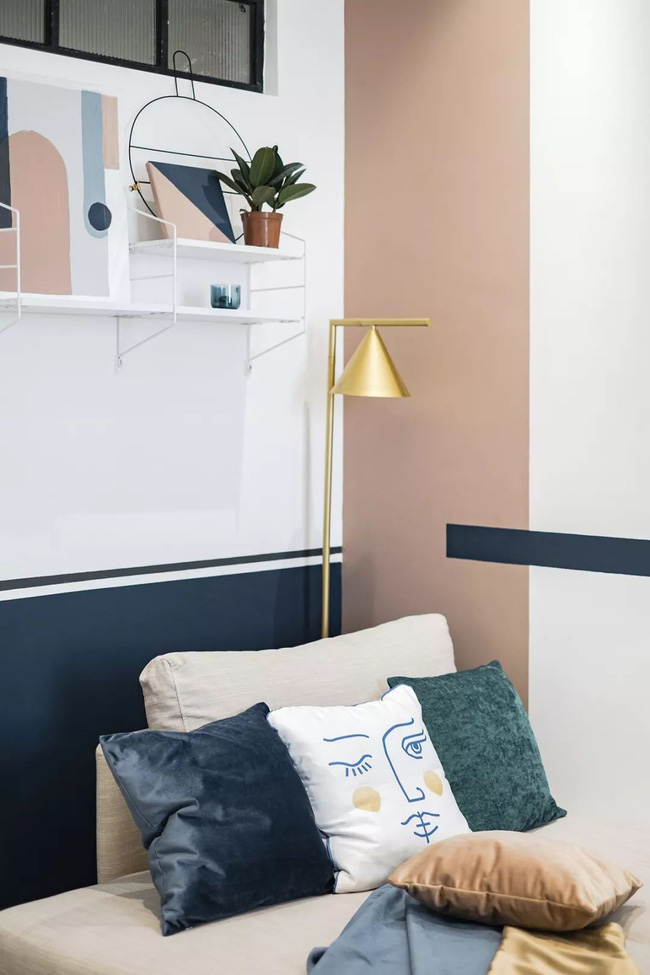 Ai cũng ngả mũ bái phục trước tài sắp xếp của chủ nhân căn hộ 35m² này