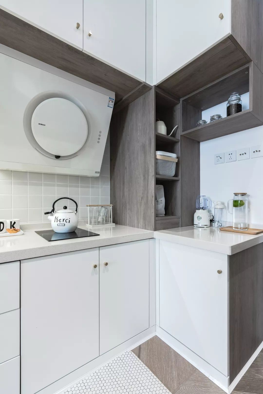 Ai cũng ngả mũ bái phục trước tài sắp xếp của chủ nhân căn hộ 35m² này