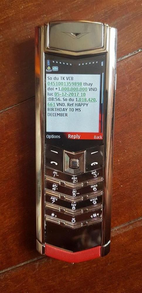 Quà sinh nhật khủng của sao Việt: Đồ hiệu không thiếu, có người còn được tặng hẳn 1 tỷ đồng