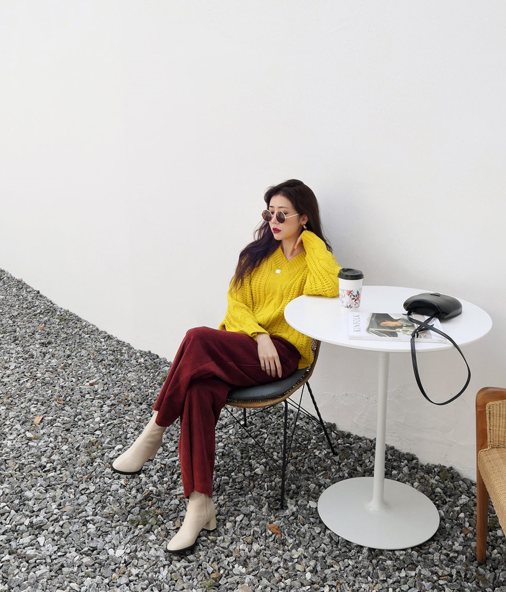 Chẳng thể diện váy vóc thường xuyên vào mùa lạnh thì các nàng công sở đã có 4 mẫu quần chuẩn thanh lịch này