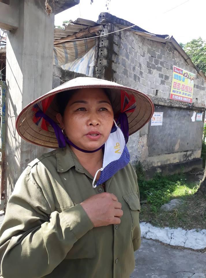 Hàng xóm nói về vụ gã đàn ông sát hại mẹ, khống chế con trai: Không thấy bà Hồng đâu, mọi người đi tìm thì phát hiện vệt máu kéo dài ra giếng