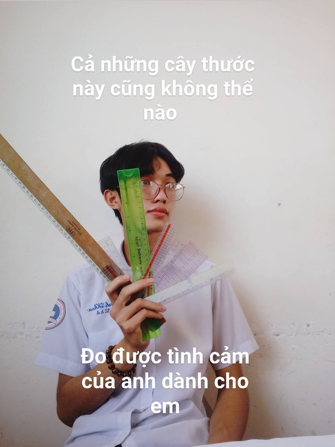 Thanh niên dùng bút xoá, máy tính casio, thước kẻ... thay lời yêu gửi crush