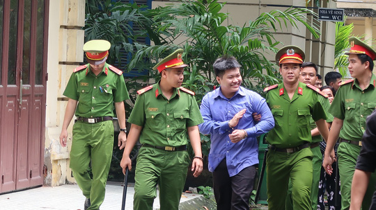 Kháng nghị vụ thiếu niên chặt rớt tay đối phương