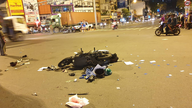 Nhân chứng vụ nữ tài xế điều khiển xe BMW gây tai nạn ở Sài Gòn: Cô gái trẻ bị kéo lê khoảng 20m nên không qua khỏi…