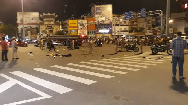 Tai nạn kinh hoàng ở Hàng Xanh: Nữ tài xế có biểu hiện say xỉn, miệng liên tục để em lo, để em lo