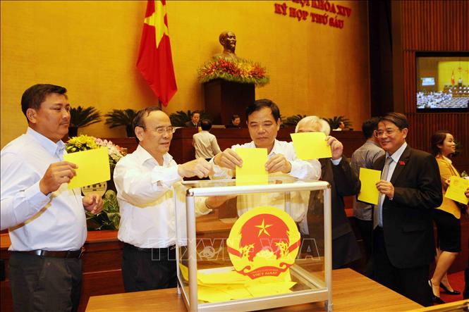 Những hình ảnh đại biểu Quốc hội bỏ phiếu bầu Chủ tịch nước