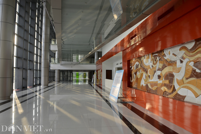 Ảnh: Nhà hát gần 800 tỷ vắng lặng như tờ ở Vĩnh Phúc