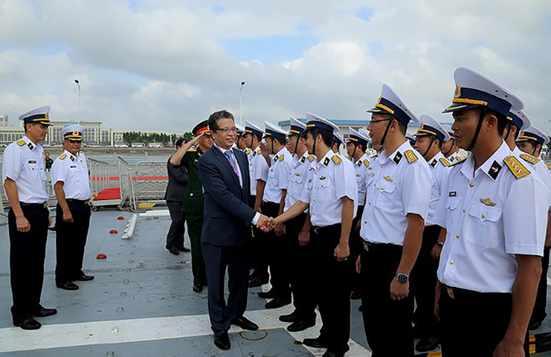 Ảnh Tàu 015 - Trần Hưng Đạo uy dũng trên đất Trung Quốc