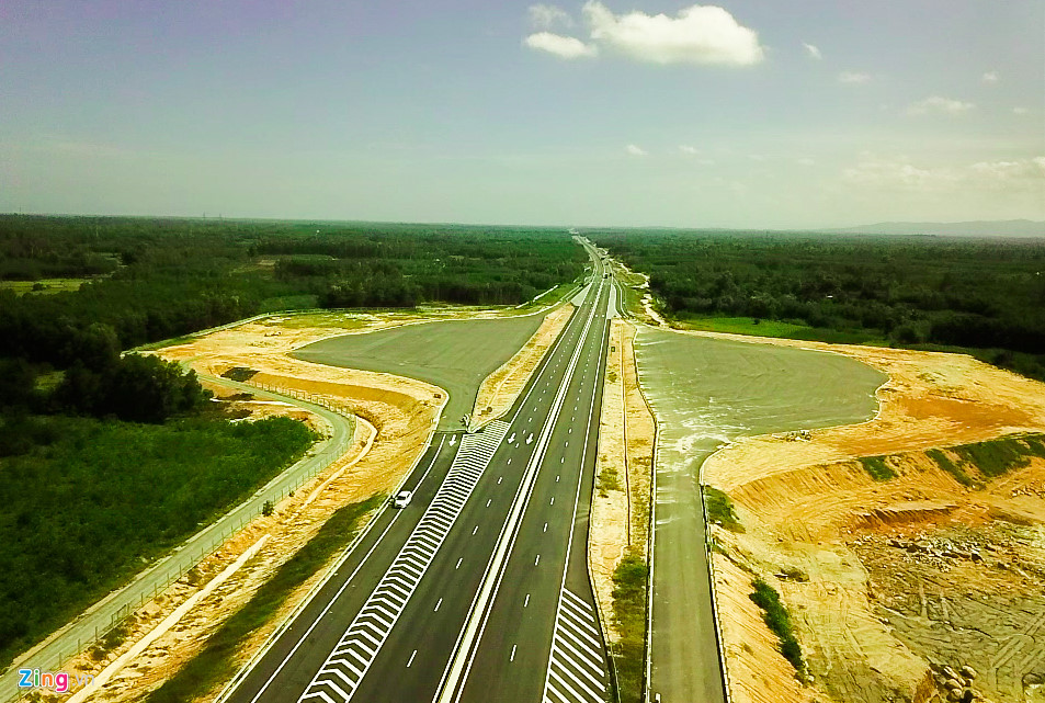 Khó tin cao tốc 34.500 tỷ bị thấm dột do cầu chưa làm xong