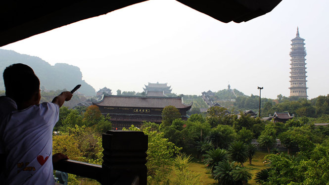 Chủ doanh nghiệp mua thiên thạch để tạc tượng Phật là ai?