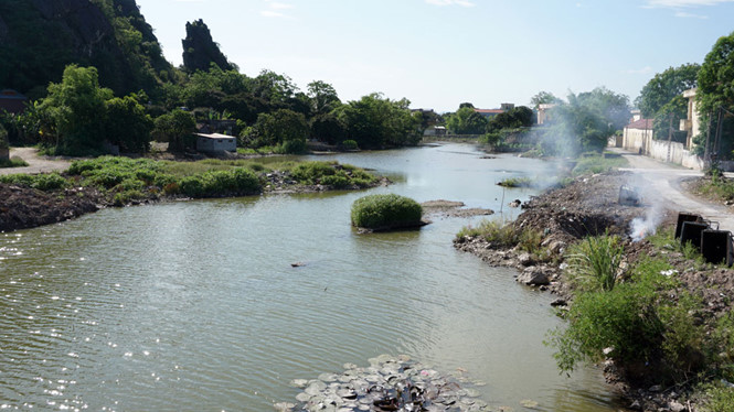 Chủ doanh nghiệp mua thiên thạch để tạc tượng Phật là ai?