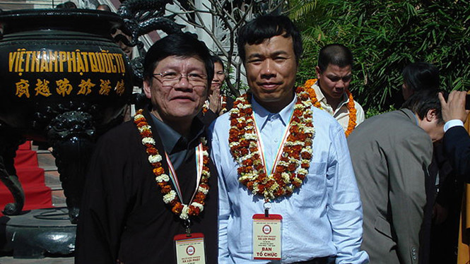 Chủ doanh nghiệp mua thiên thạch để tạc tượng Phật là ai?